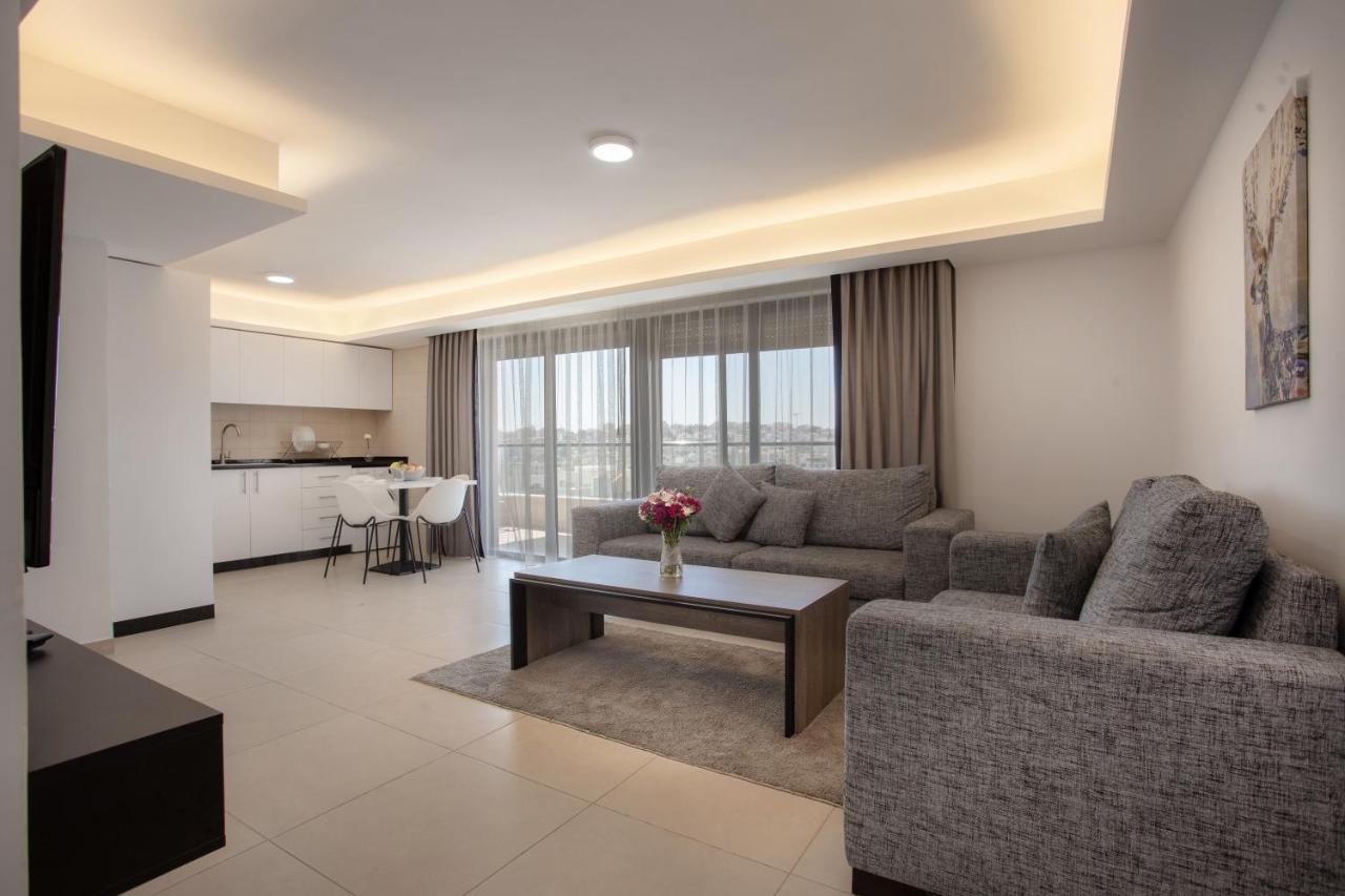 Triple A Hotel Suites Amman Zewnętrze zdjęcie
