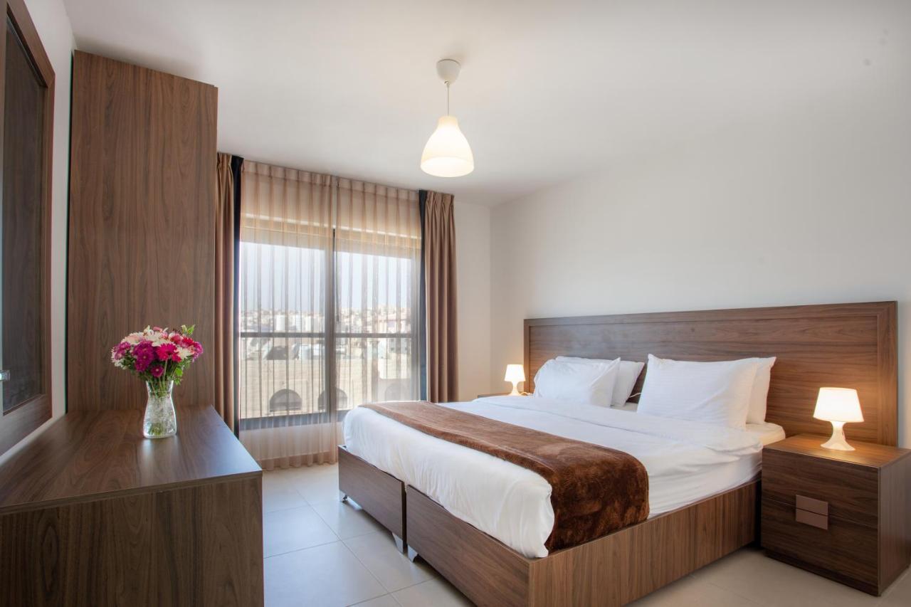 Triple A Hotel Suites Amman Zewnętrze zdjęcie